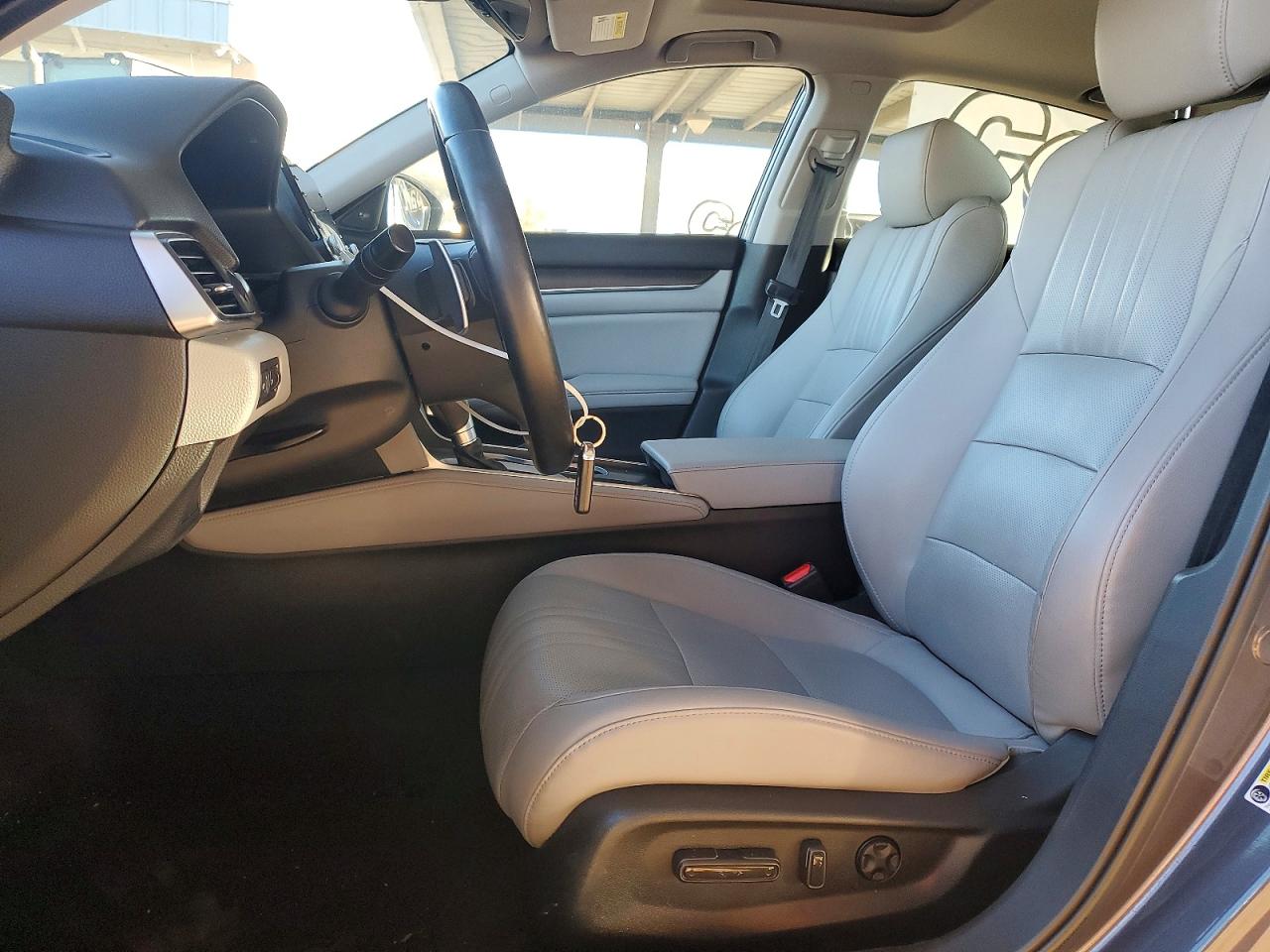 2018 HONDA ACCORD TOURING photo 7