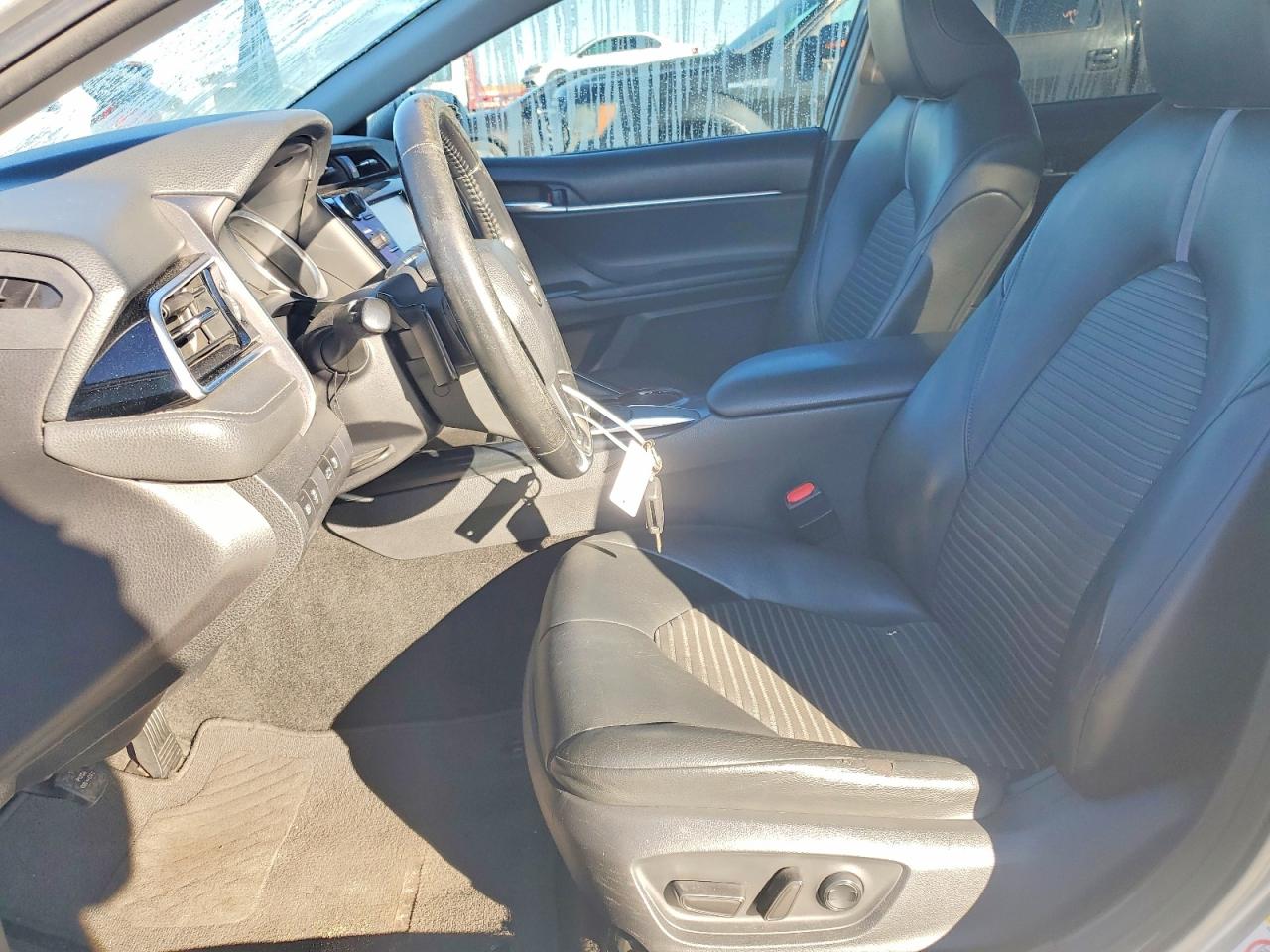 2018 TOYOTA CAMRY photo 7