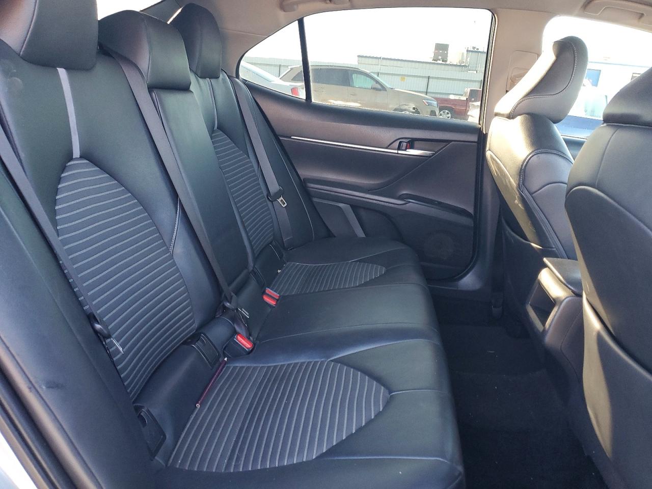2018 TOYOTA CAMRY photo 10