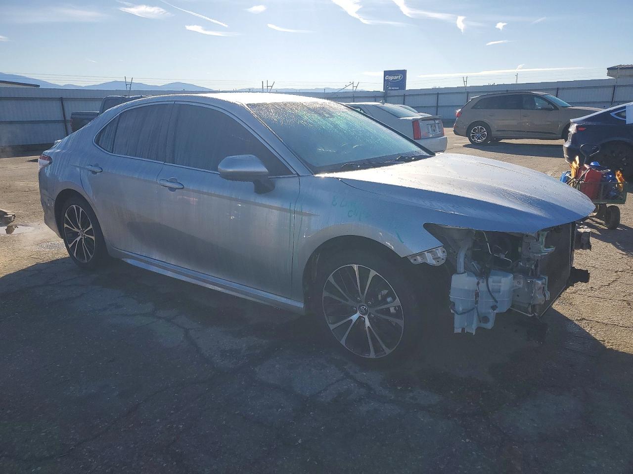 2018 TOYOTA CAMRY photo 4