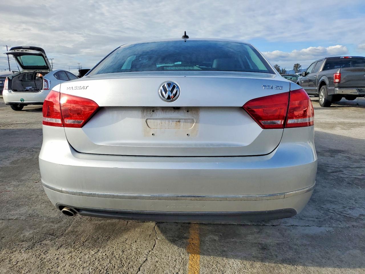 2015 VOLKSWAGEN PASSAT SE photo 16