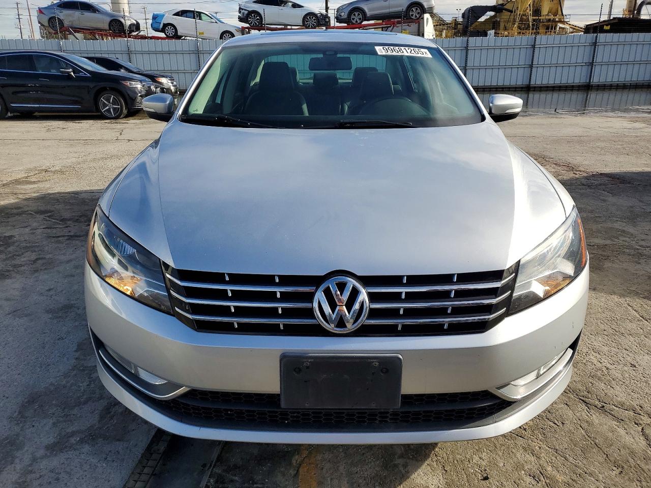2015 VOLKSWAGEN PASSAT SE photo 13