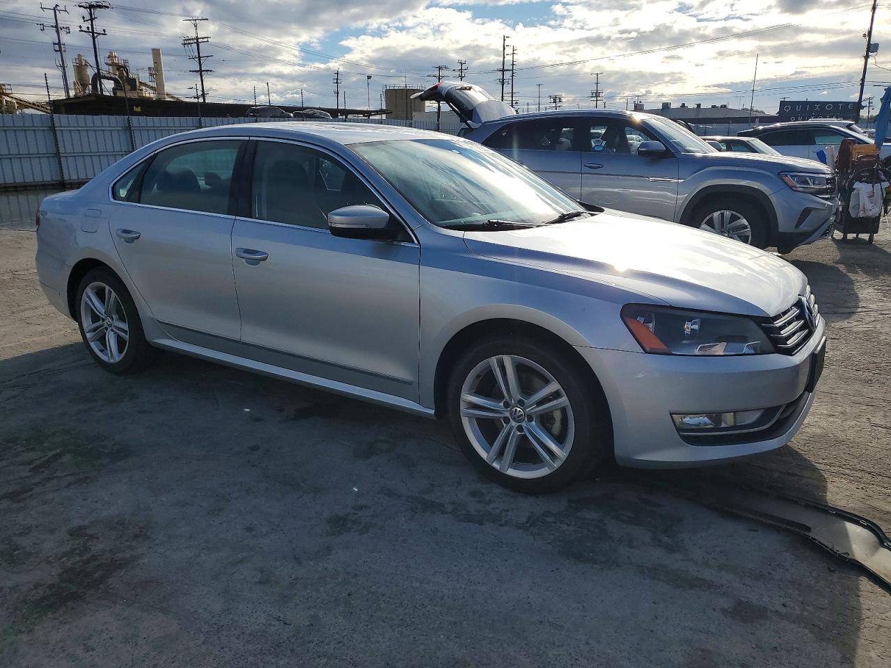 2015 VOLKSWAGEN PASSAT SE photo 10