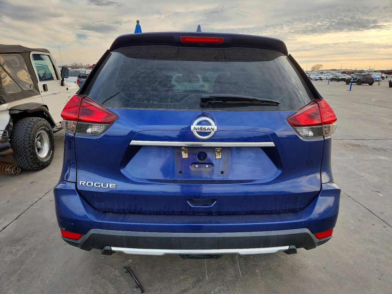 2017 NISSAN ROGUE S photo 6