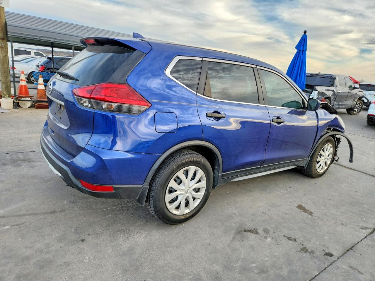 2017 NISSAN ROGUE S photo 3