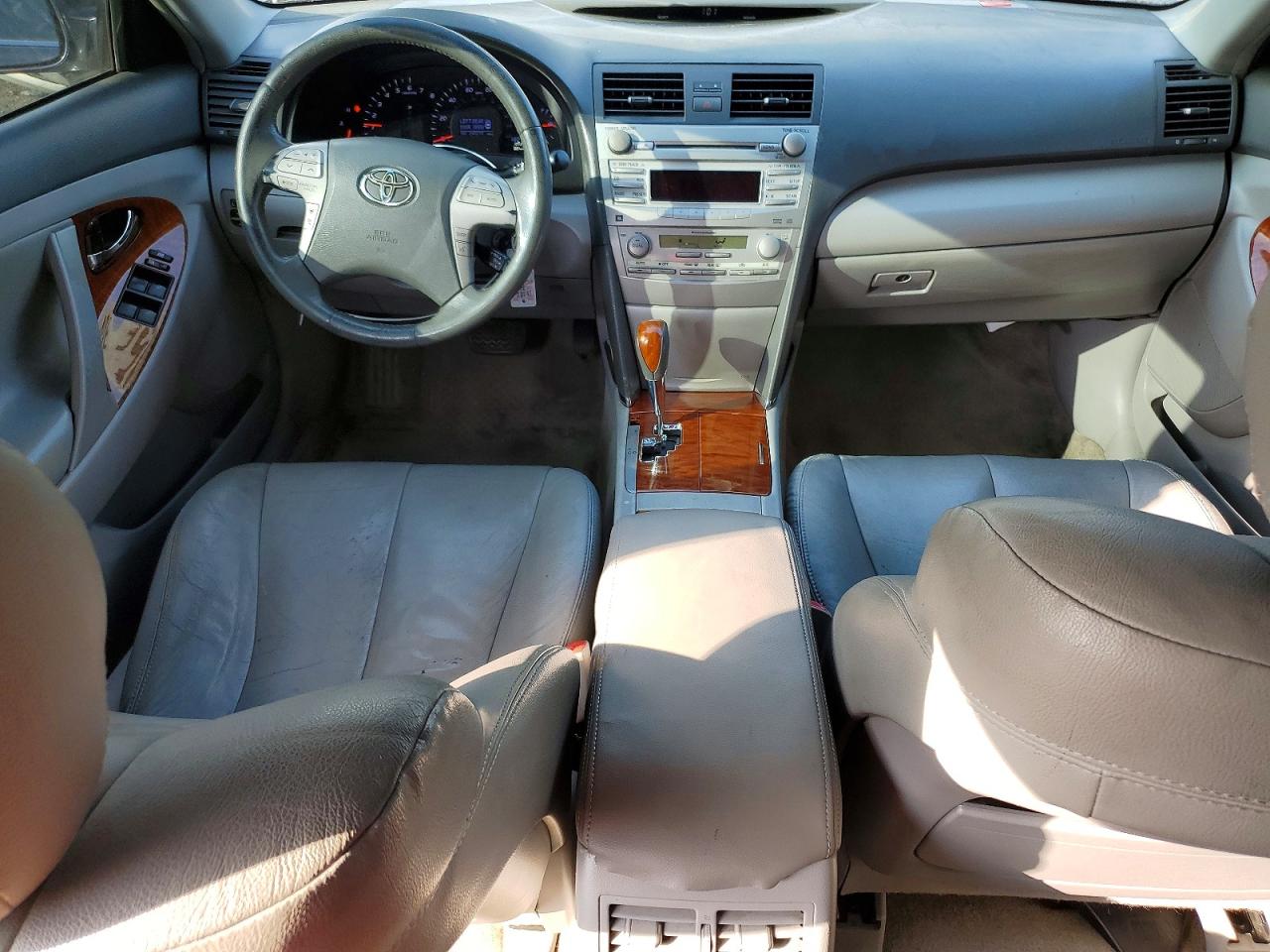 2011 TOYOTA CAMRY BASE photo 8