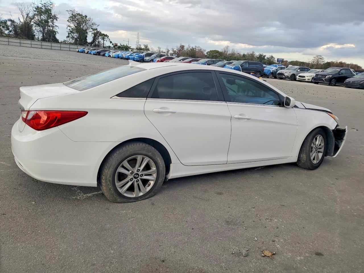 2012 HYUNDAI SONATA GLS photo 3