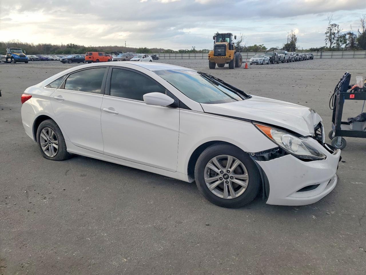 2012 HYUNDAI SONATA GLS photo 4