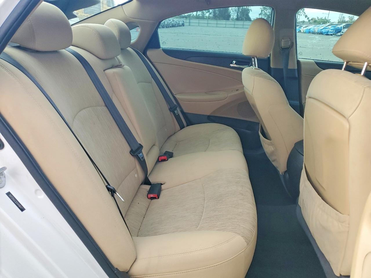 2012 HYUNDAI SONATA GLS photo 10