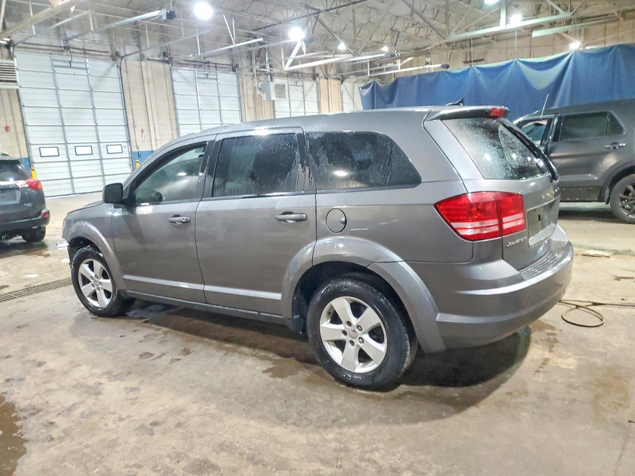 2013 DODGE JOURNEY SE photo 2