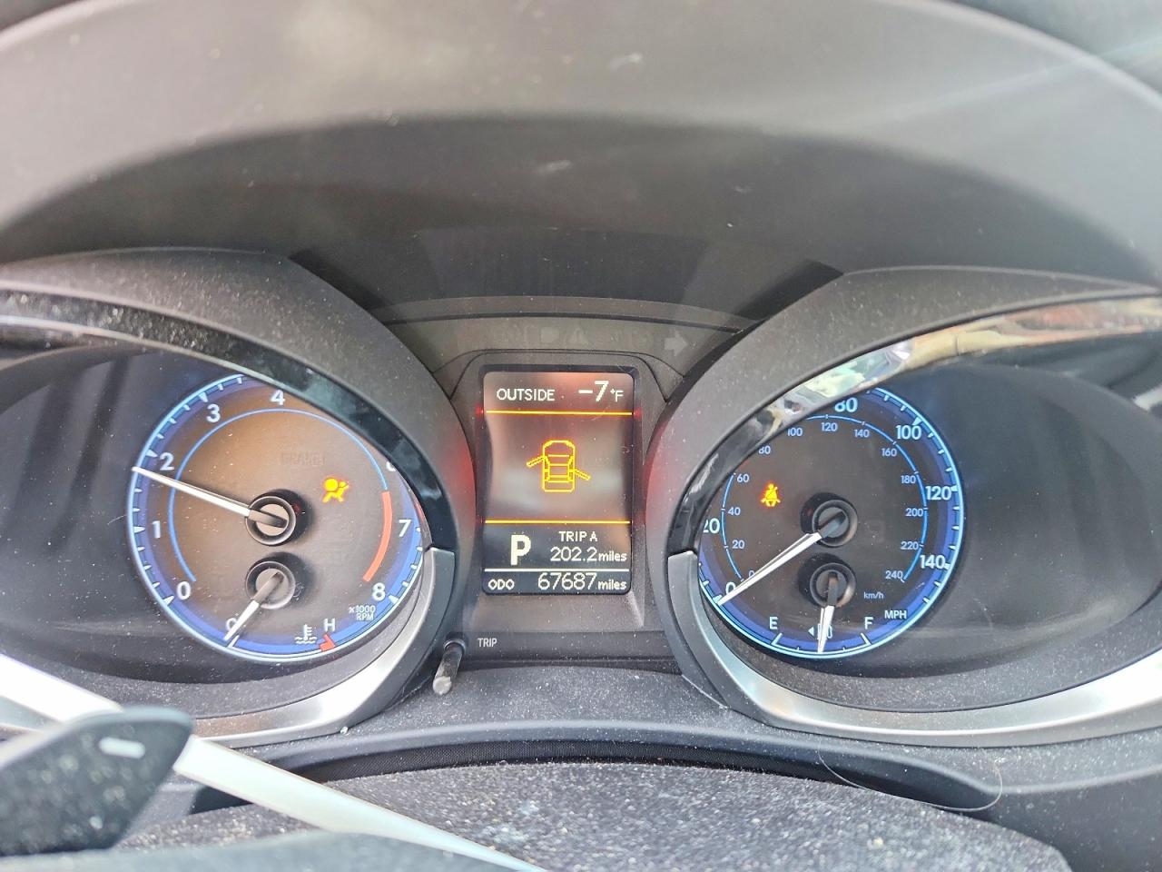 2016 TOYOTA COROLLA L photo 9