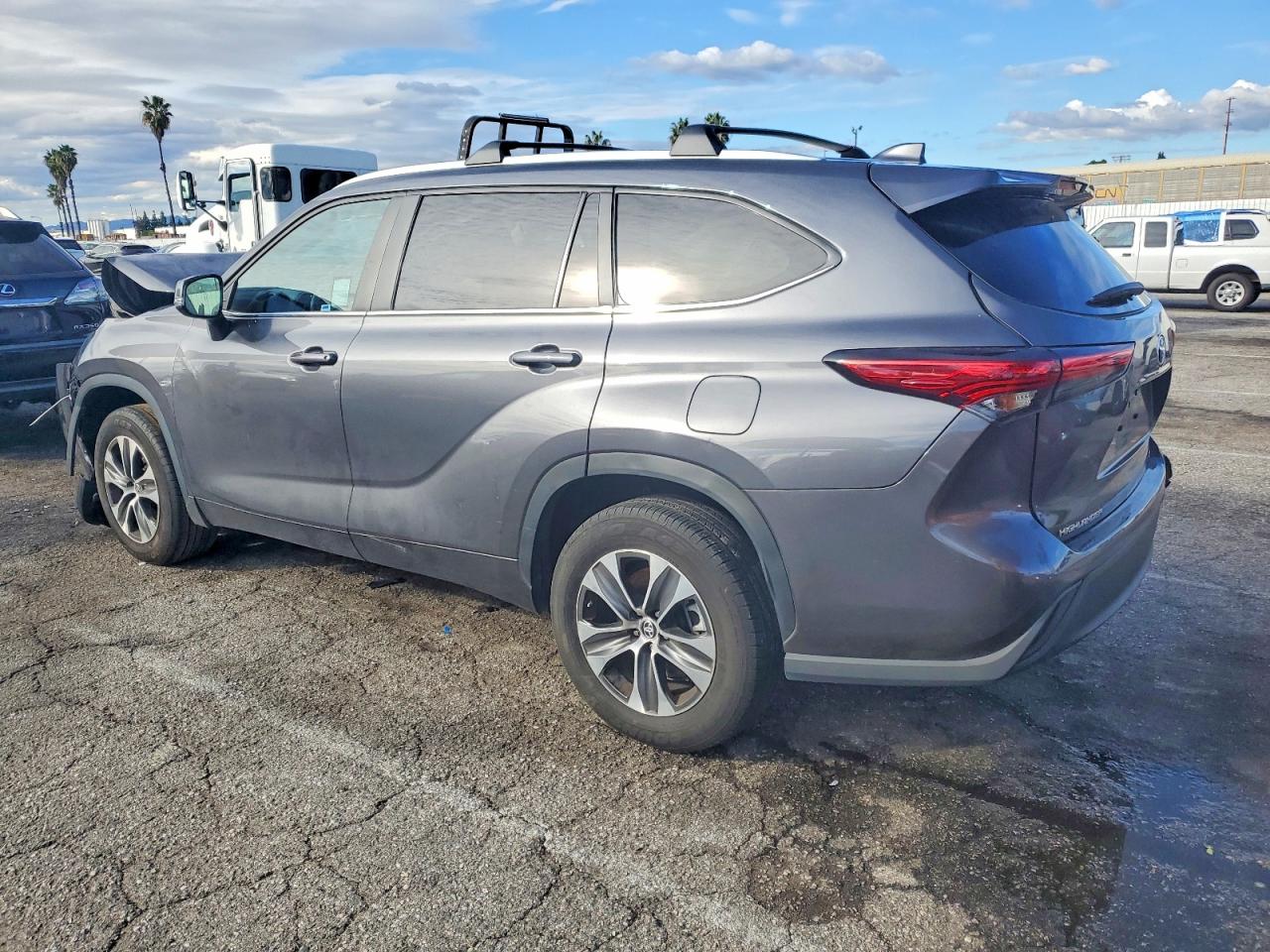 2023 TOYOTA HIGHLANDER L photo 2