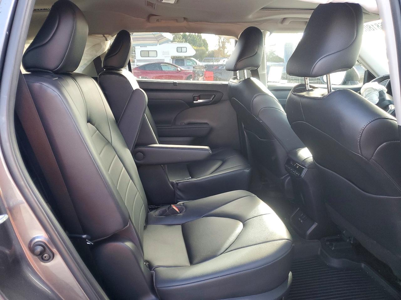 2023 TOYOTA HIGHLANDER L photo 11