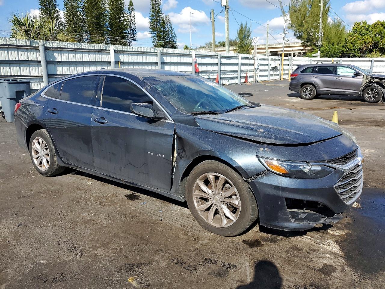 2020 CHEVROLET MALIBU LT photo 4