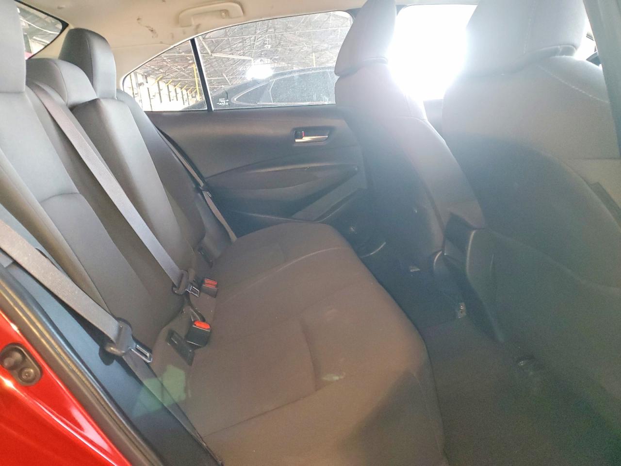 2021 TOYOTA COROLLA LE photo 10