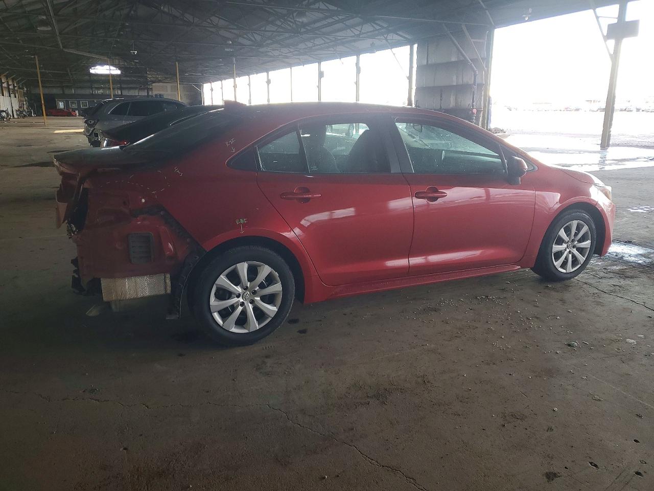 2021 TOYOTA COROLLA LE photo 3