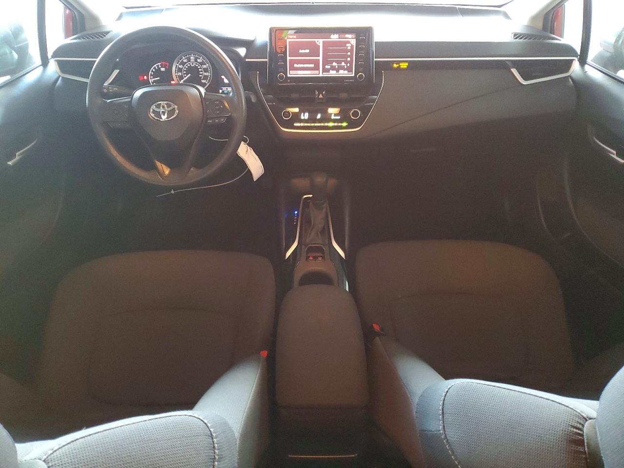 2021 TOYOTA COROLLA LE photo 8