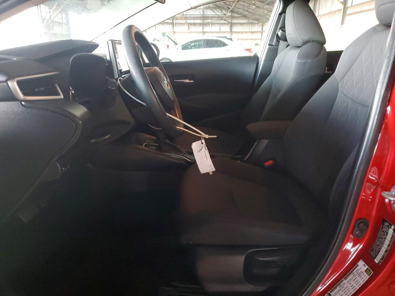 2021 TOYOTA COROLLA LE photo 7