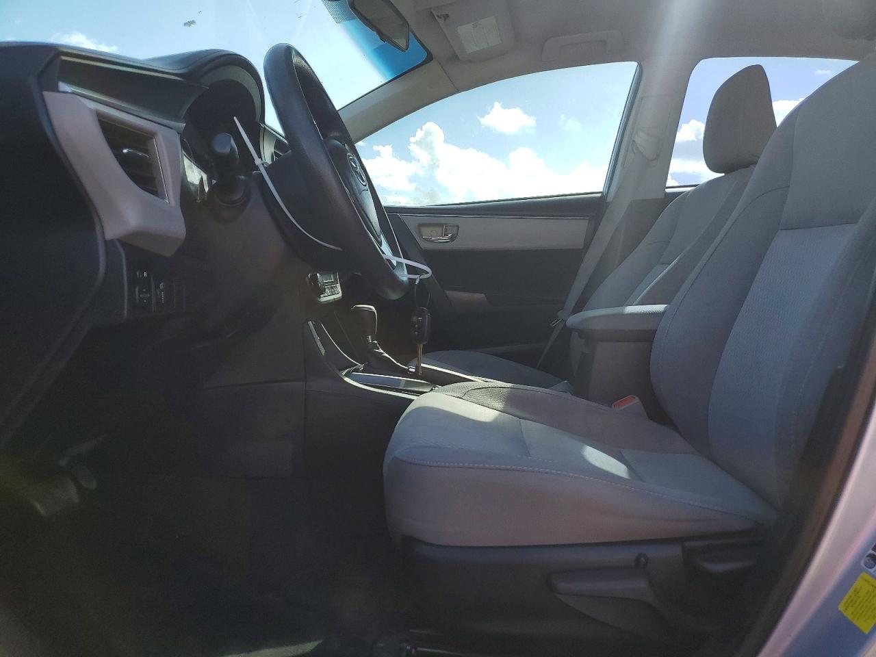 2015 TOYOTA COROLLA L photo 7