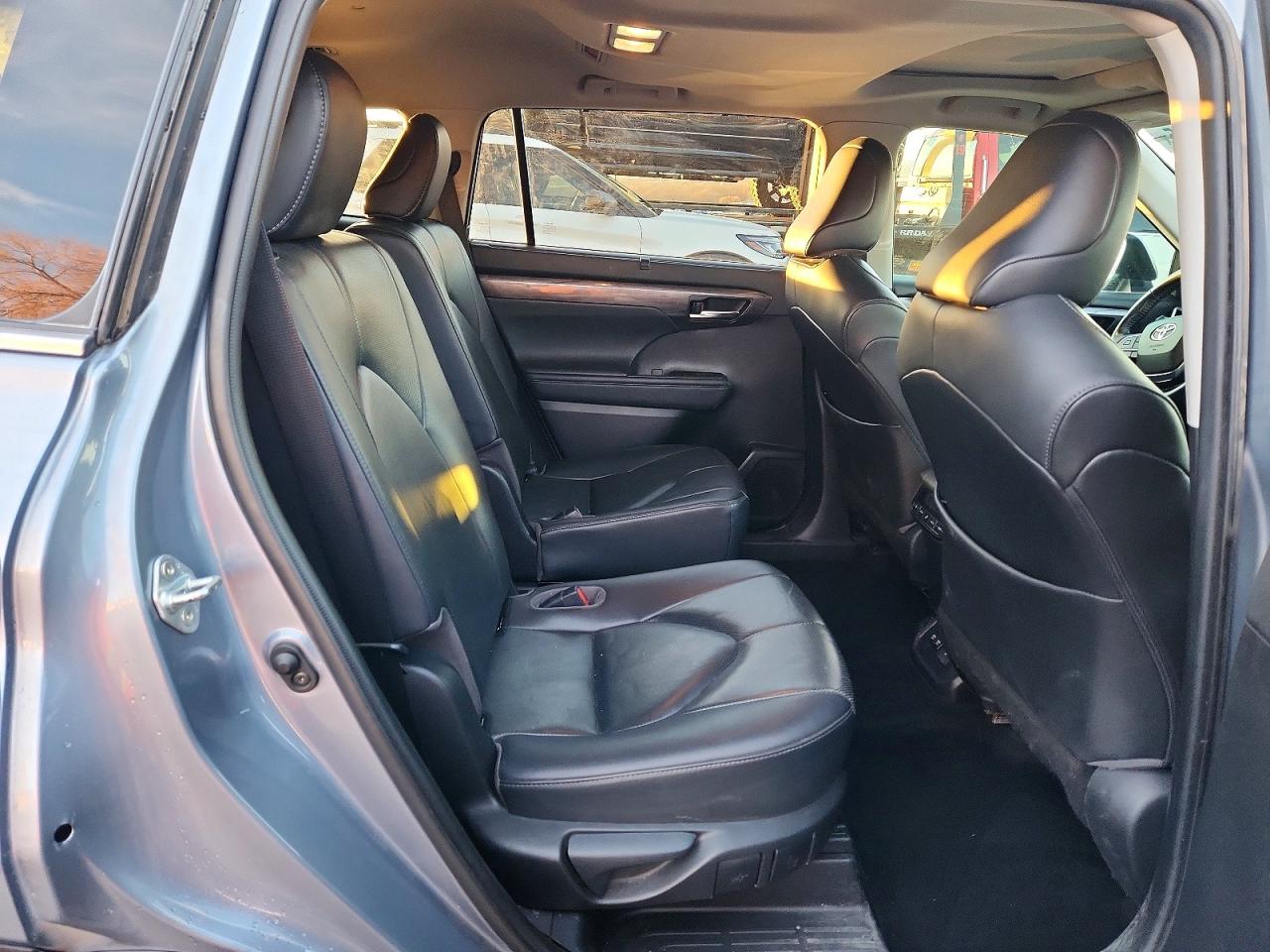 2020 TOYOTA HIGHLANDER LIMITED photo 10