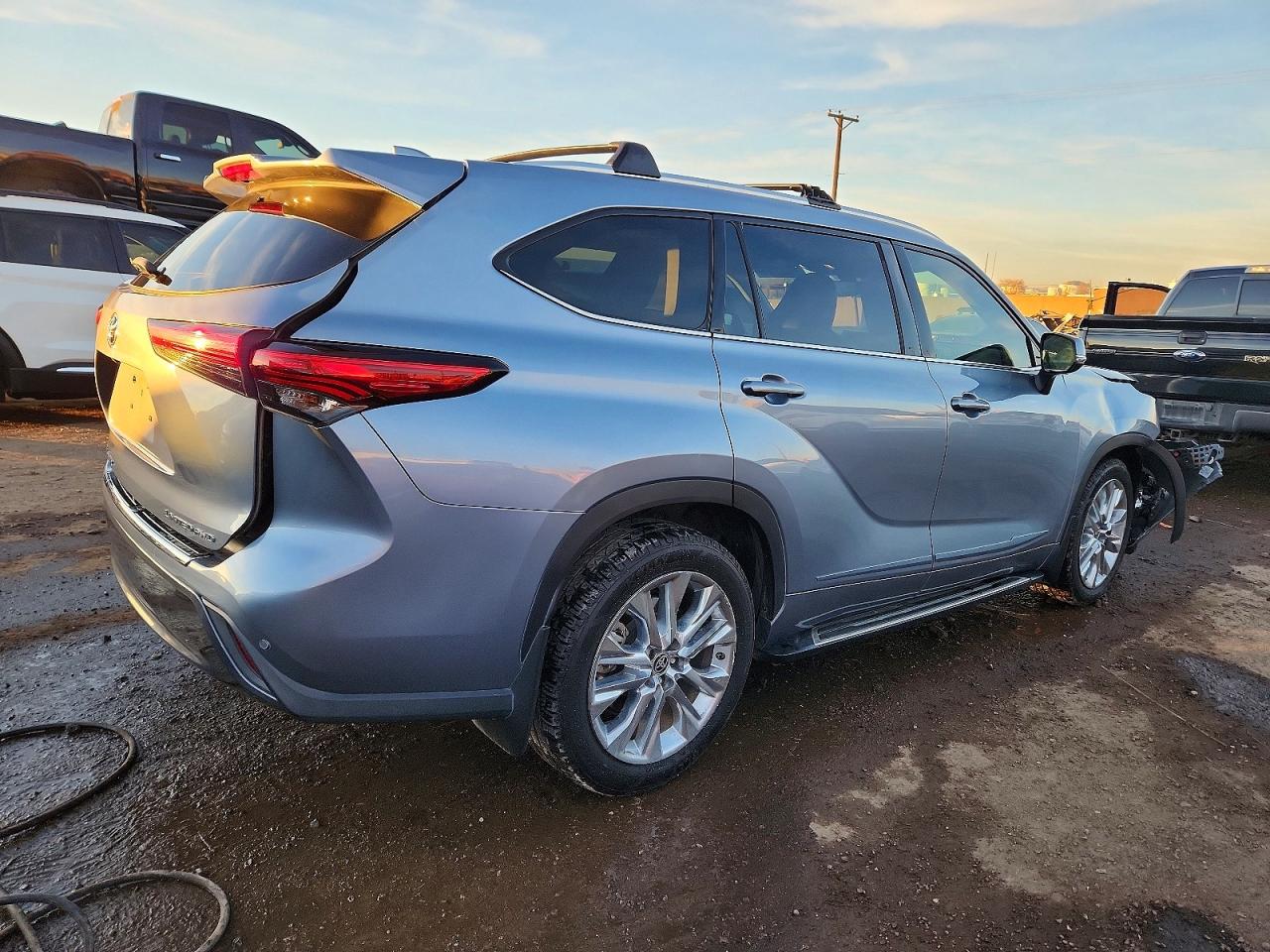 2020 TOYOTA HIGHLANDER LIMITED photo 3