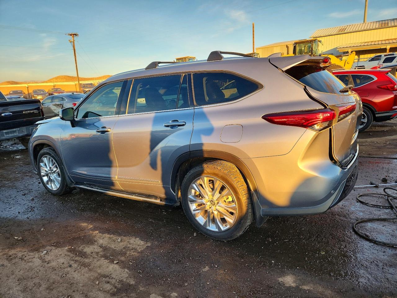 2020 TOYOTA HIGHLANDER LIMITED photo 2