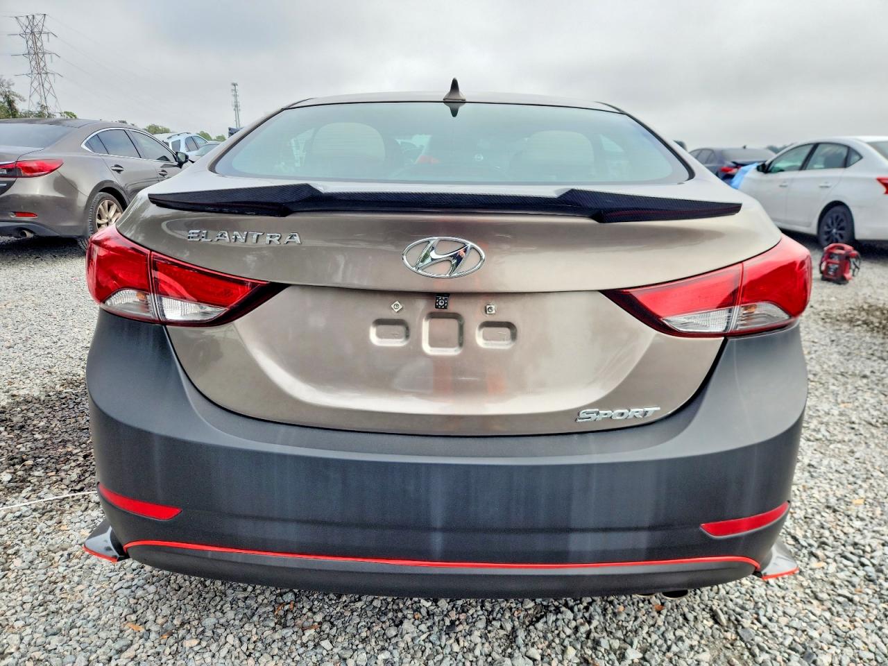 2015 HYUNDAI ELANTRA SE photo 6
