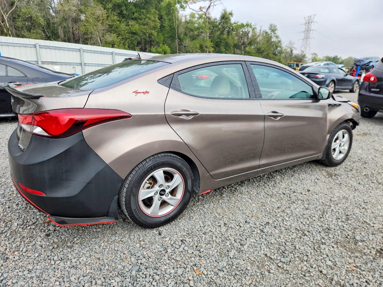 2015 HYUNDAI ELANTRA SE photo 3