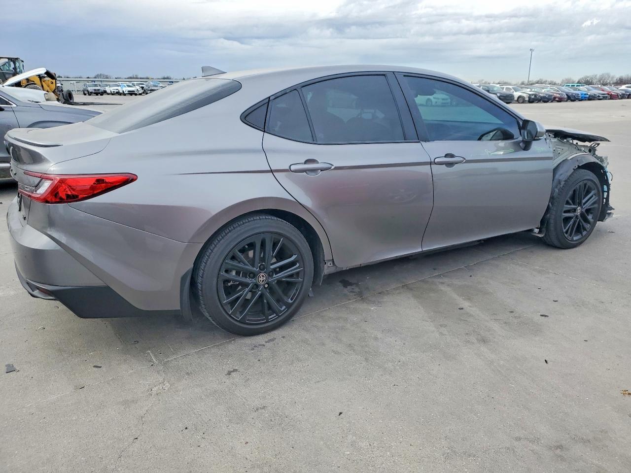 2025 TOYOTA CAMRY XSE photo 5