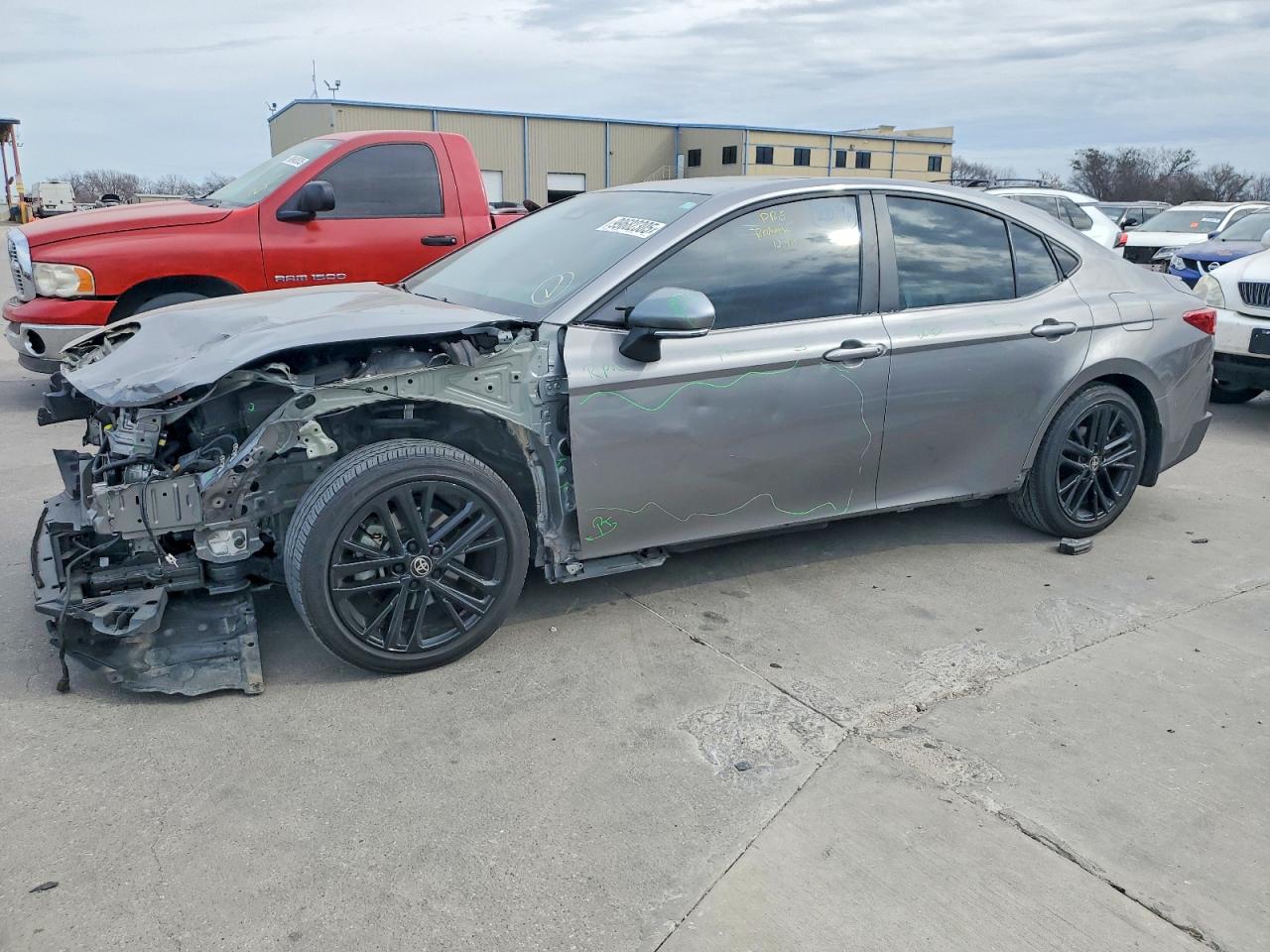 2025 TOYOTA CAMRY