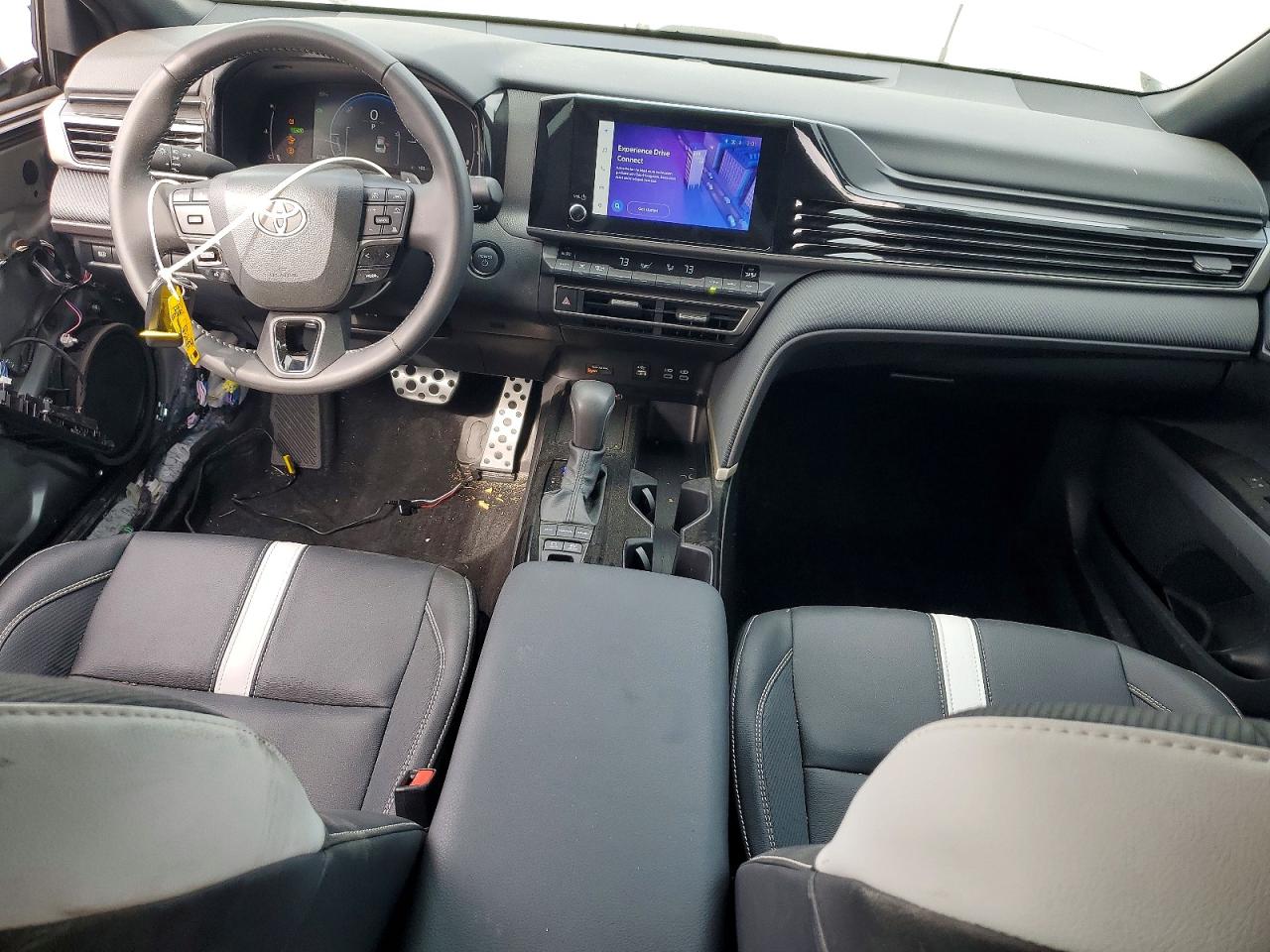 2025 TOYOTA CAMRY XSE photo 15