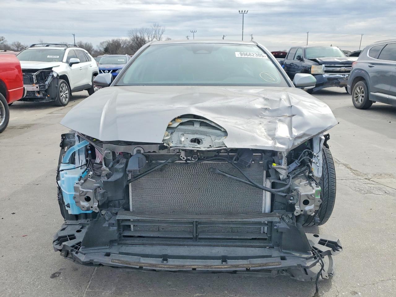 2025 TOYOTA CAMRY XSE photo 9