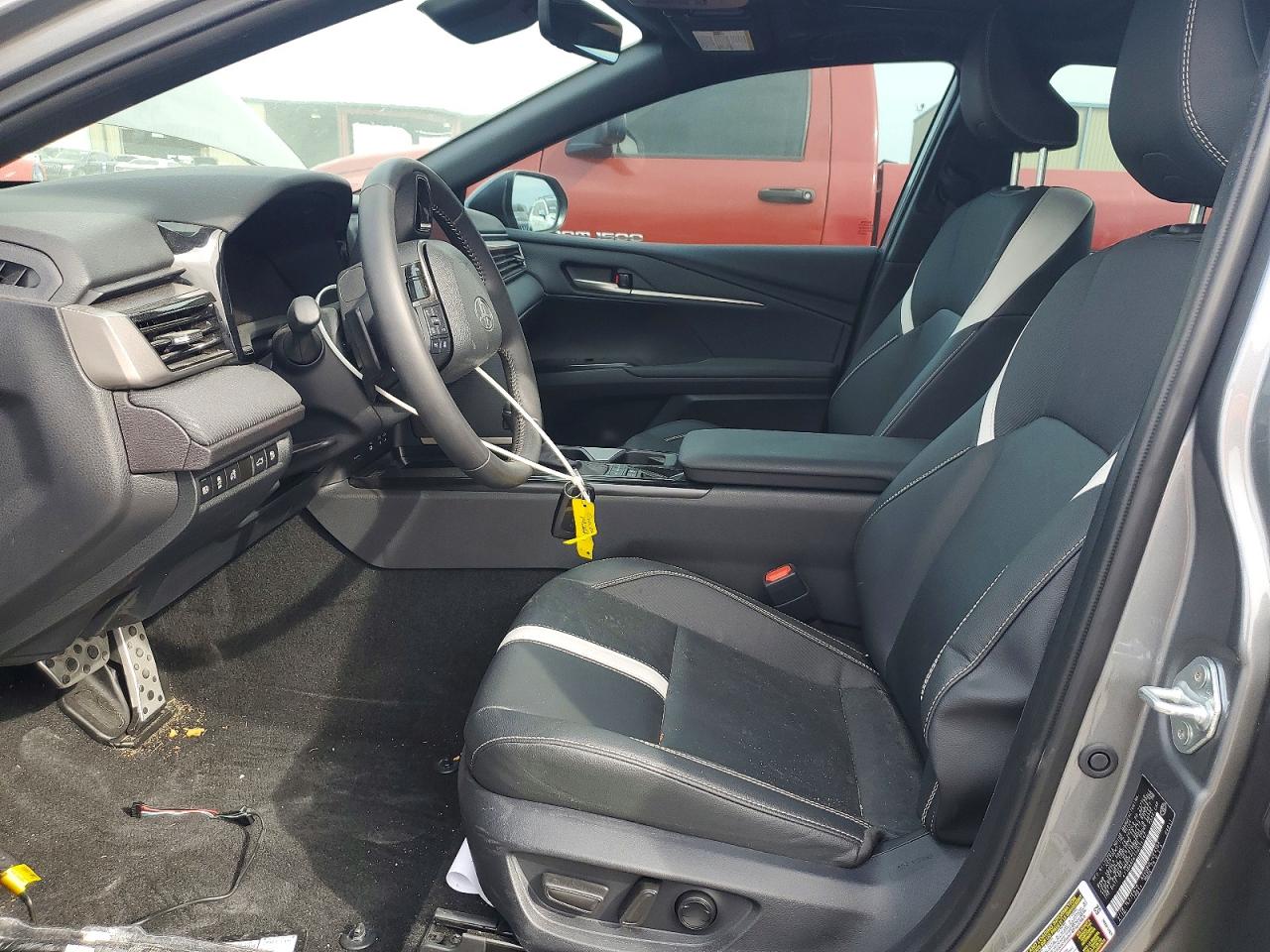 2025 TOYOTA CAMRY XSE photo 13