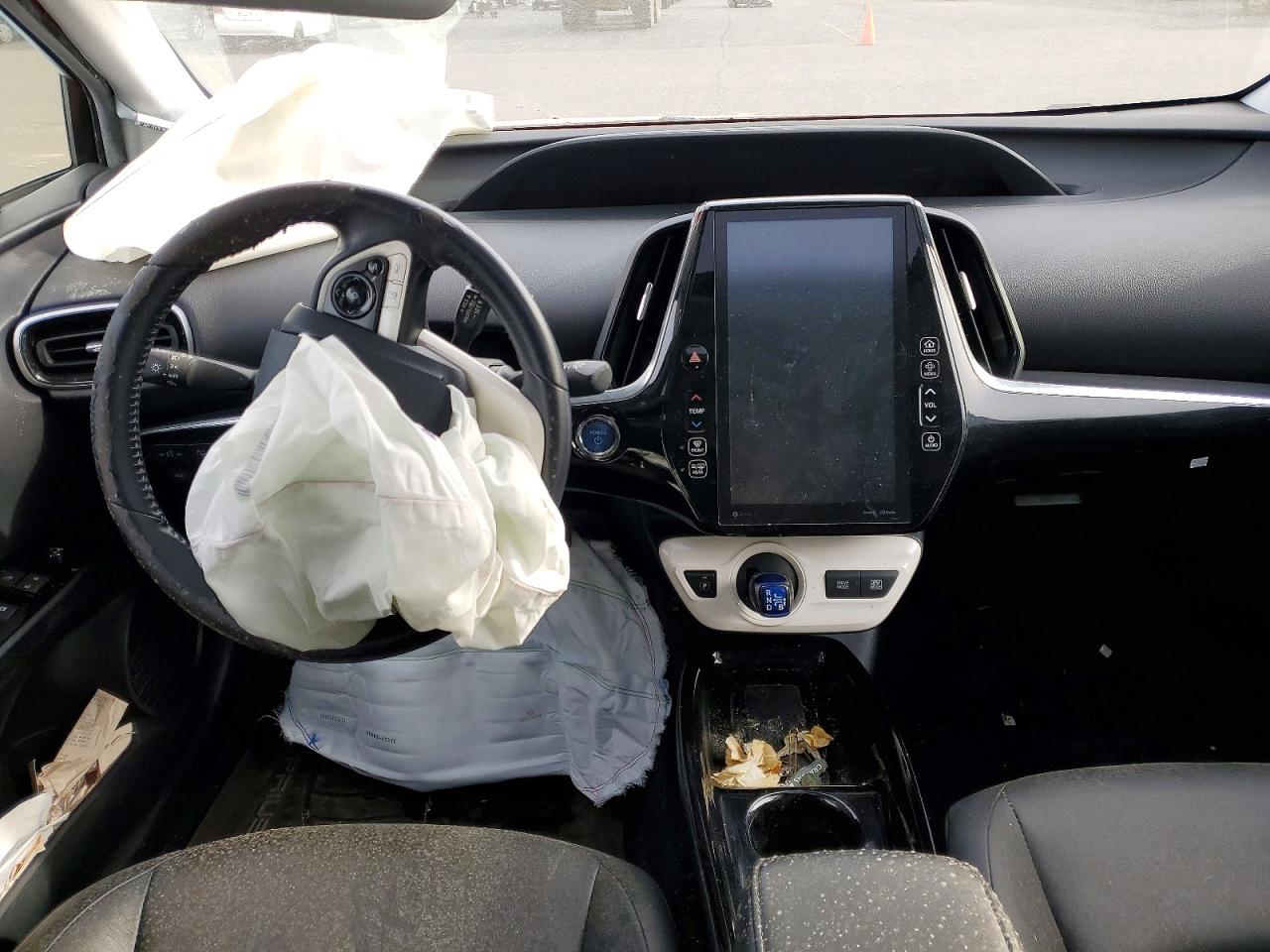 2018 TOYOTA PRIUS photo 8