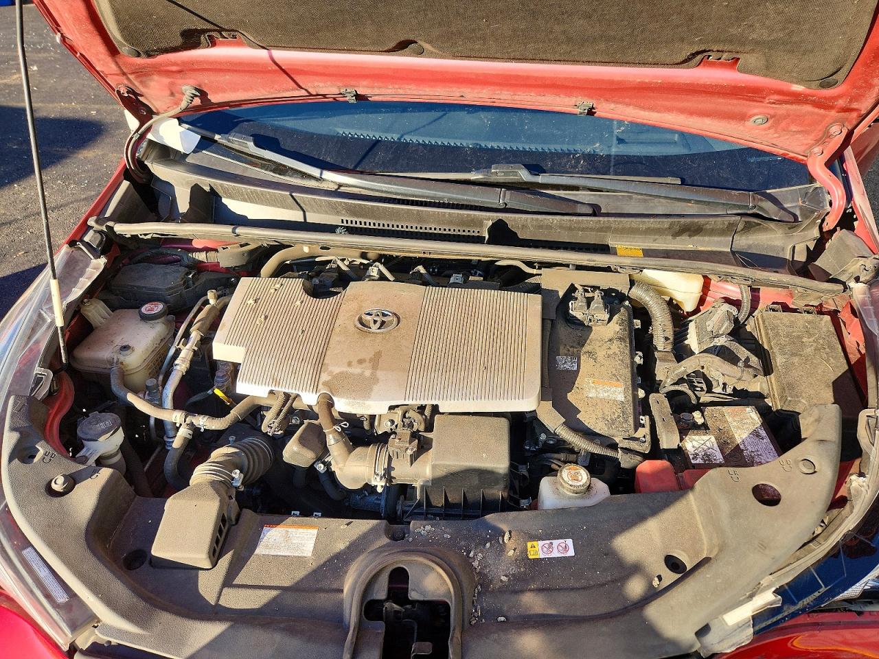 2018 TOYOTA PRIUS photo 12
