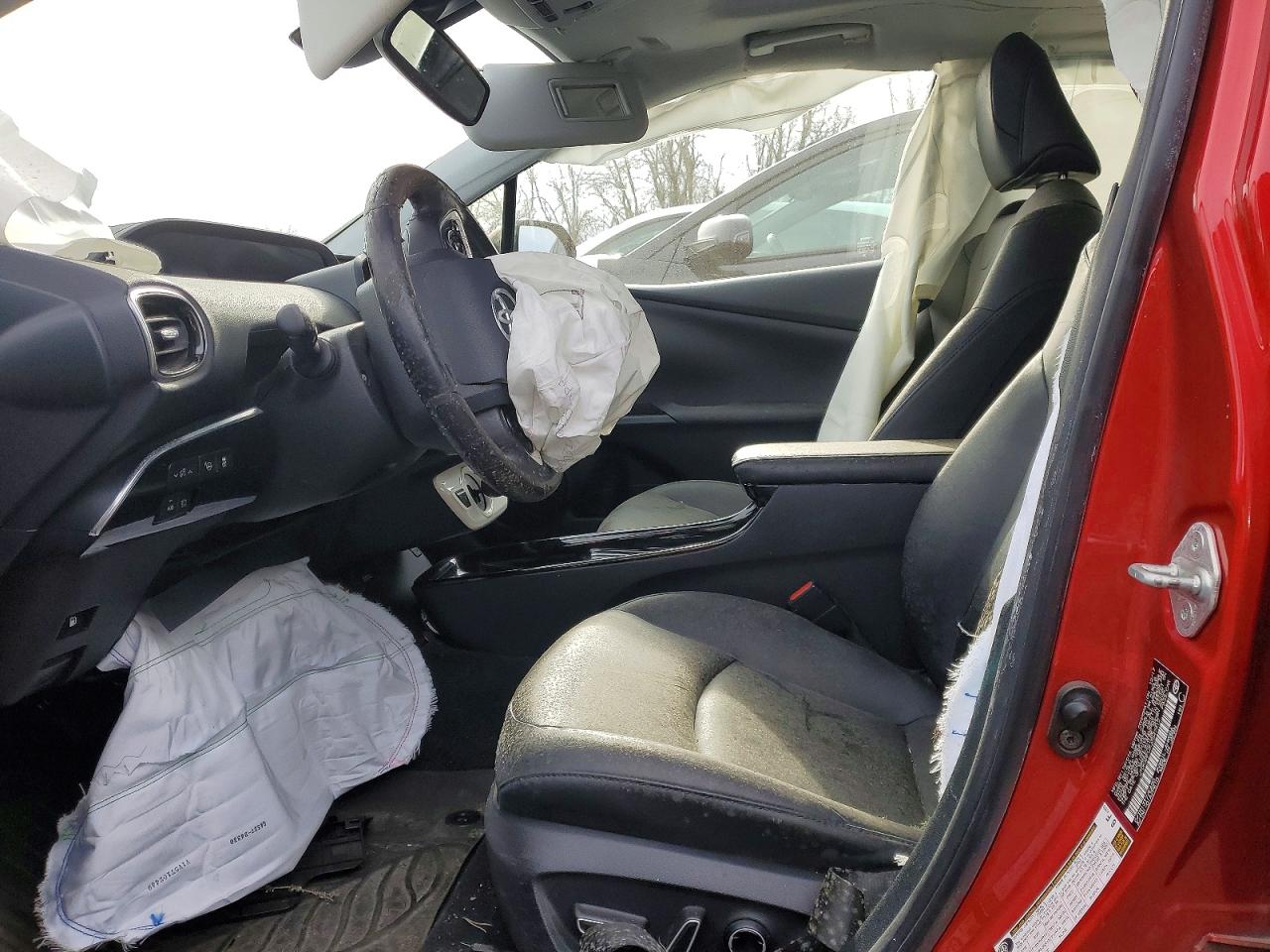 2018 TOYOTA PRIUS photo 7