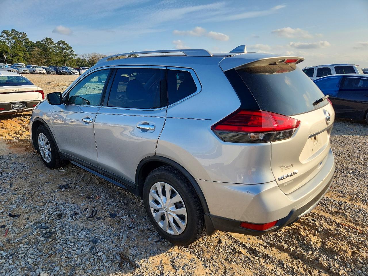 2017 NISSAN ROGUE S photo 4