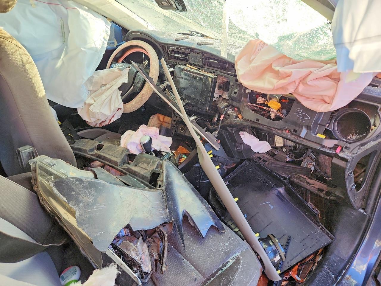 2017 TOYOTA COROLLA L photo 8