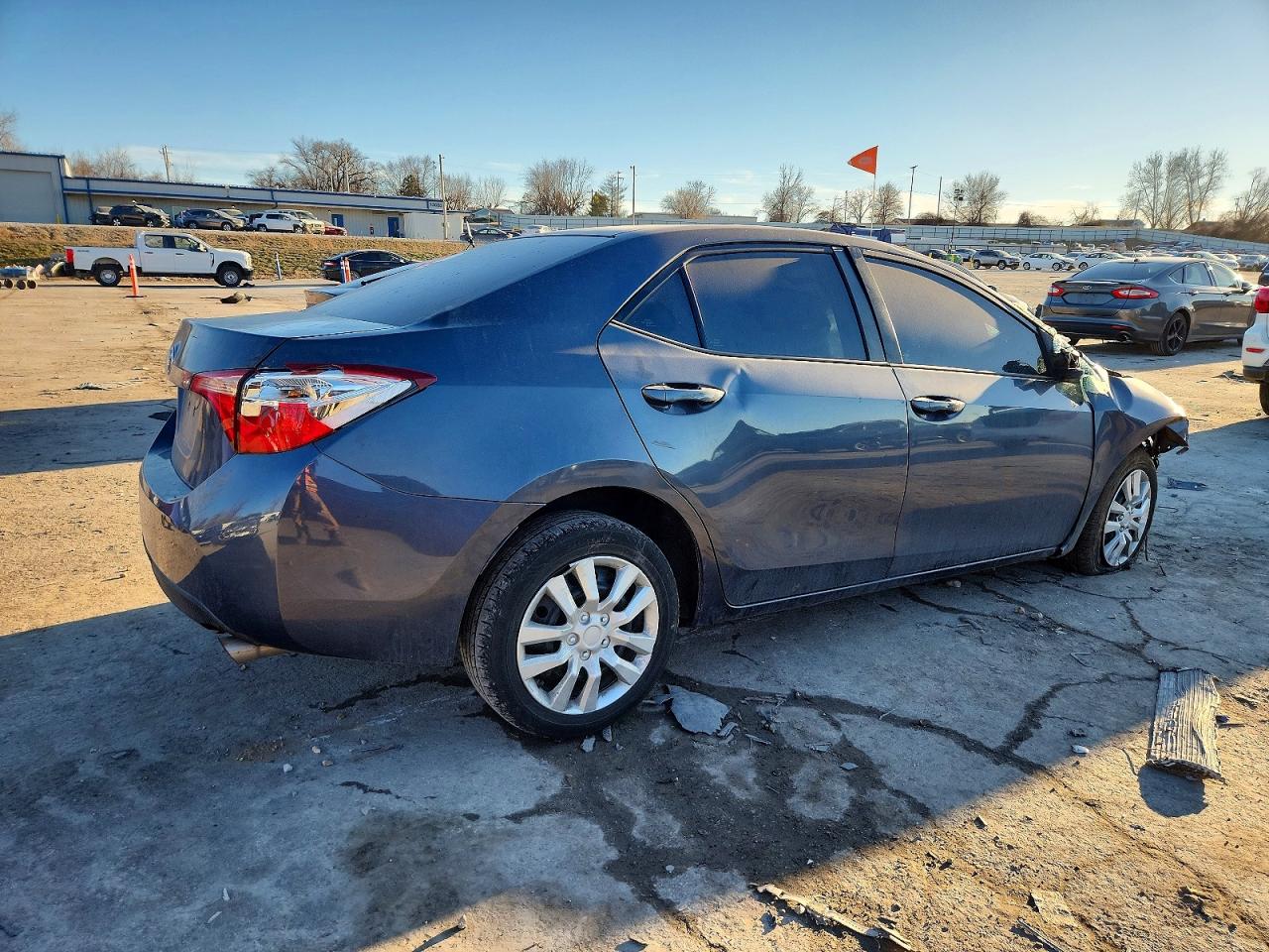 2017 TOYOTA COROLLA L photo 3