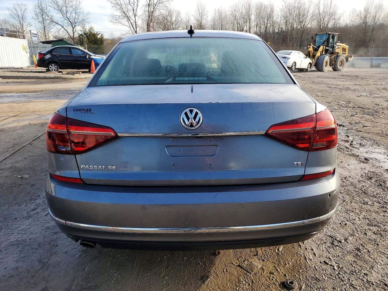 2017 VOLKSWAGEN PASSAT SE photo 6