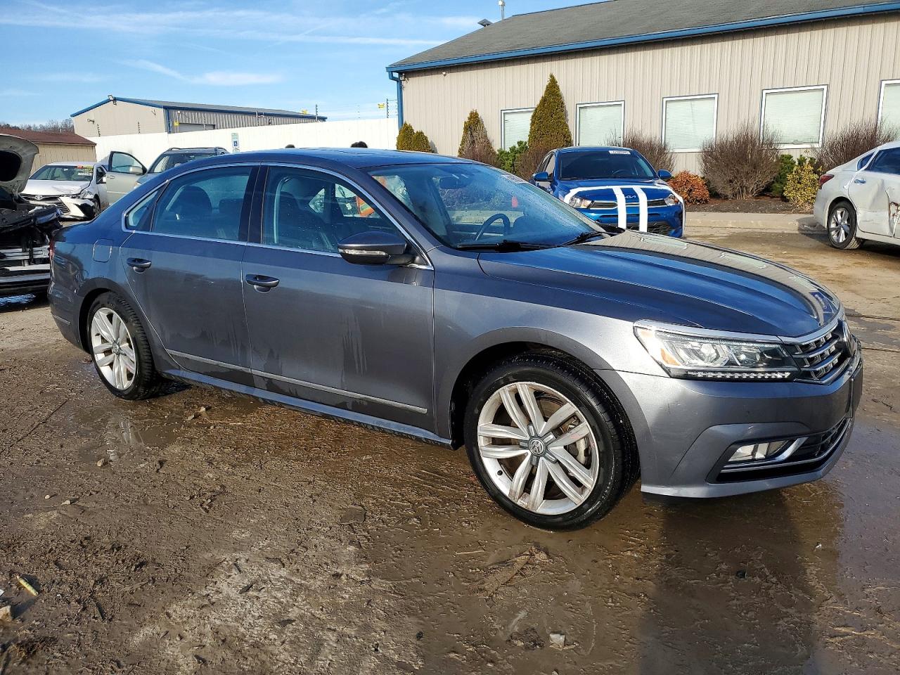 2017 VOLKSWAGEN PASSAT SE photo 4