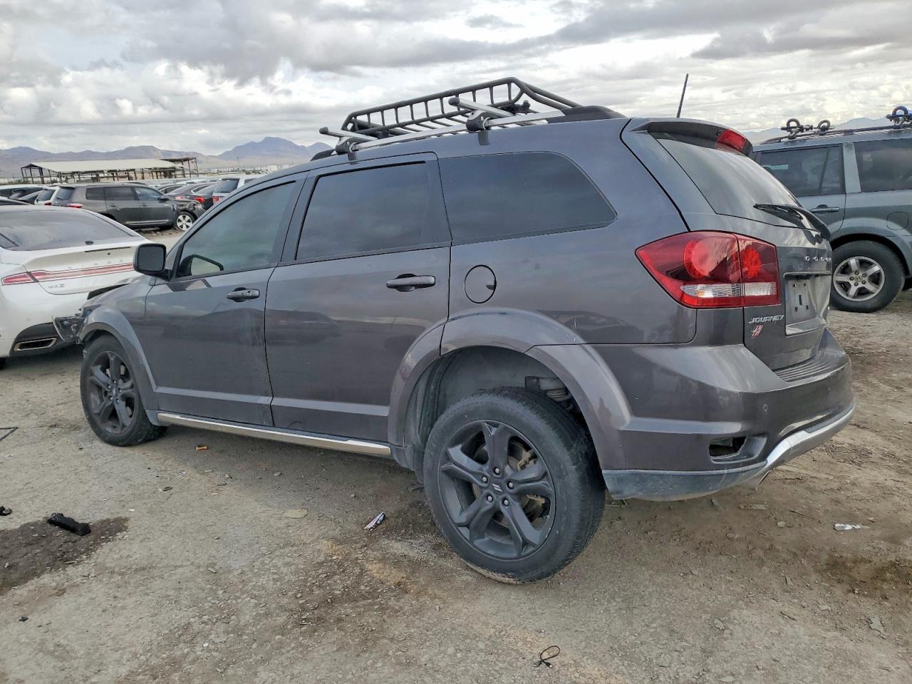 2018 DODGE JOURNEY CROSSROAD photo 2