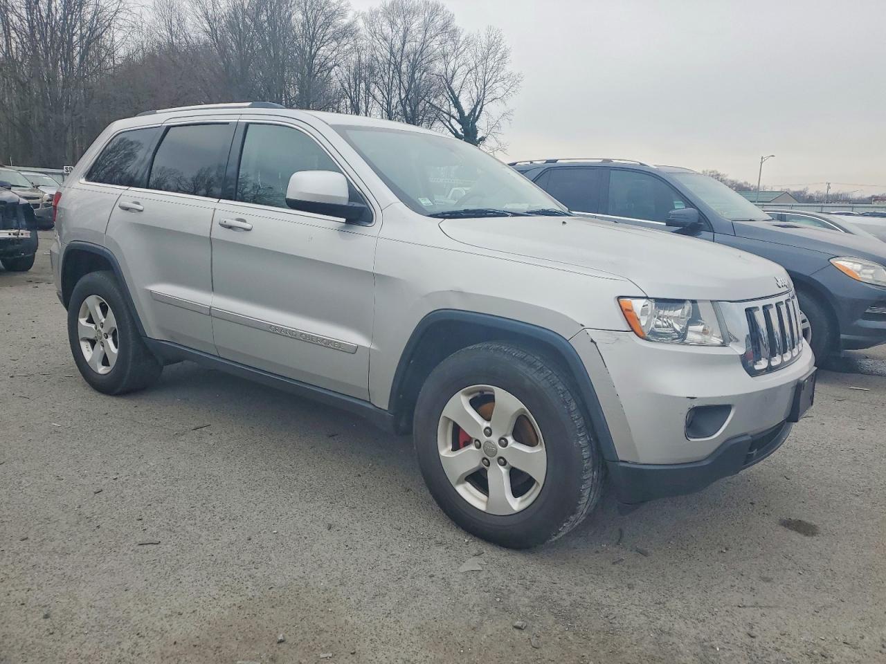 2012 JEEP GRAND CHEROKEE LAREDO photo 4