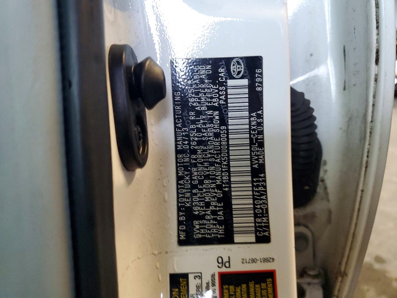 2013 TOYOTA CAMRY HYBRID photo 12