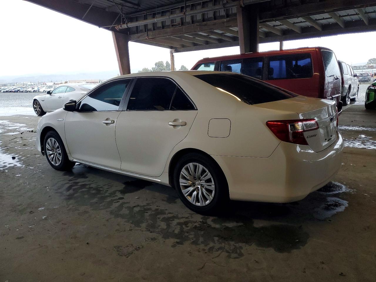 2013 TOYOTA CAMRY HYBRID photo 2