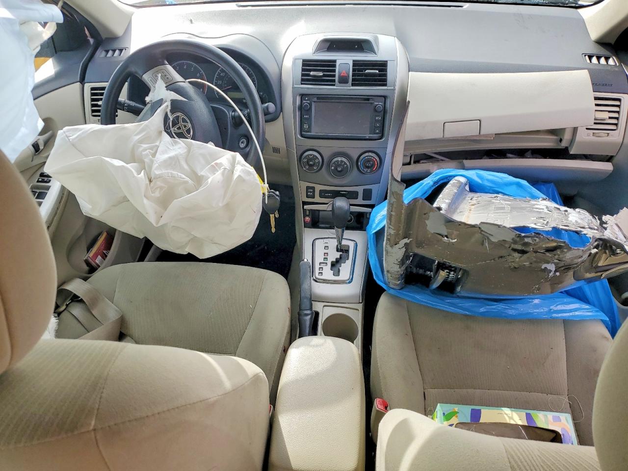 2013 TOYOTA COROLLA BASE photo 8