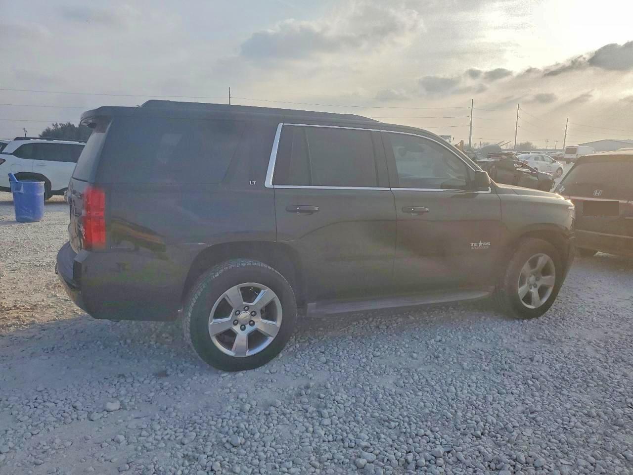 2016 CHEVROLET TAHOE C1500 LT photo 3