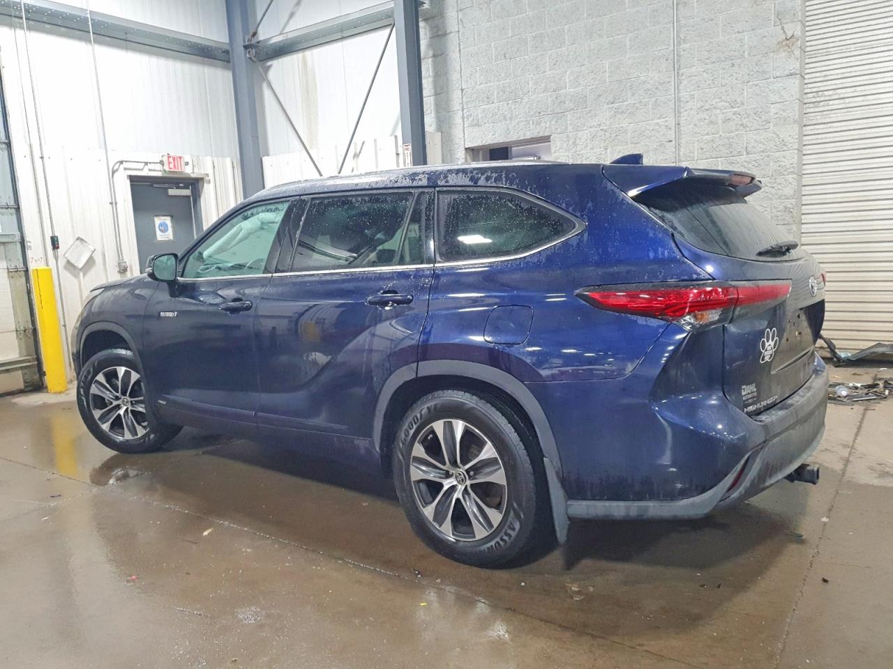 2021 TOYOTA HIGHLANDER HYBRID XLE photo 2