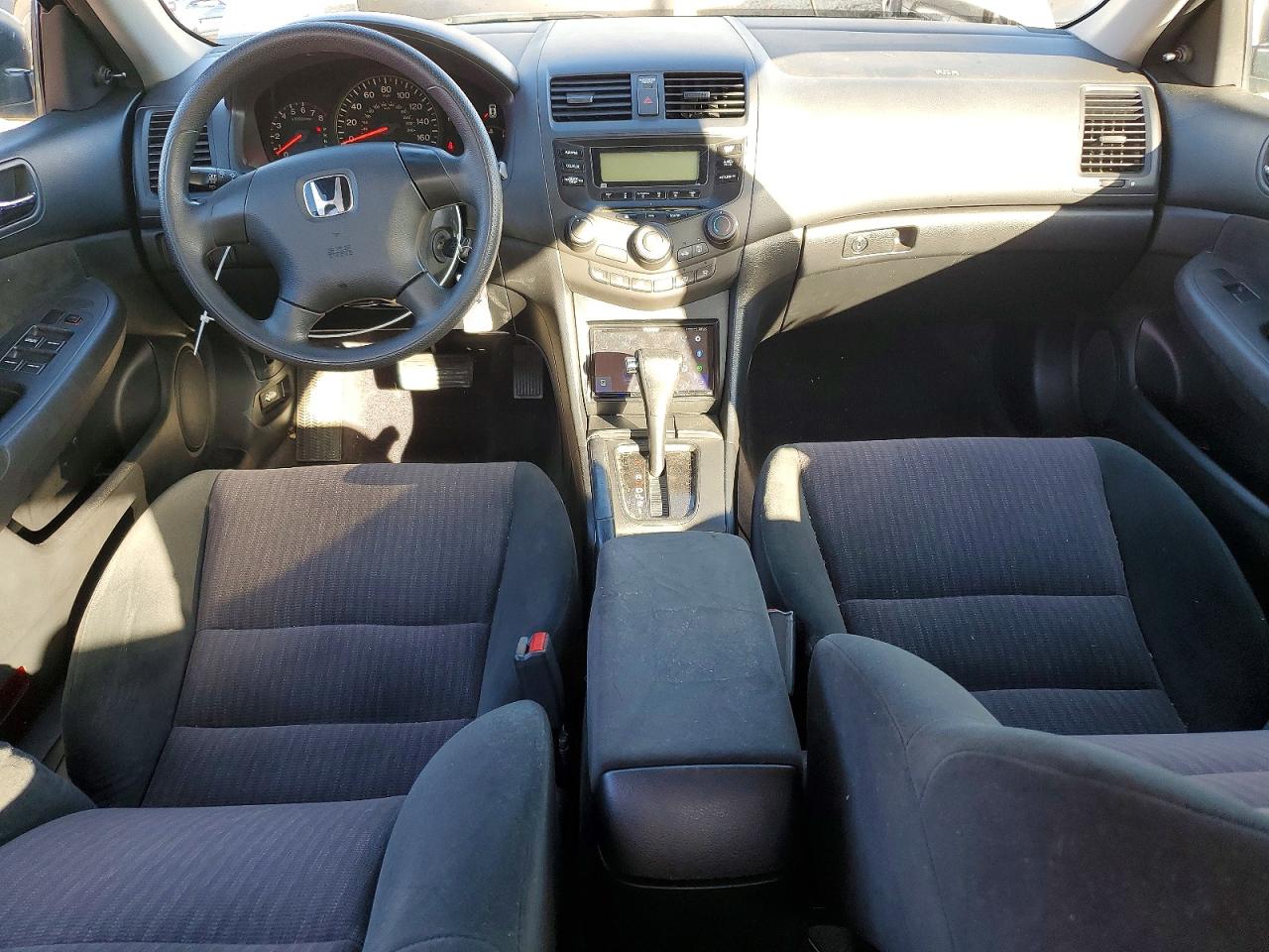 2004 HONDA ACCORD DX photo 8
