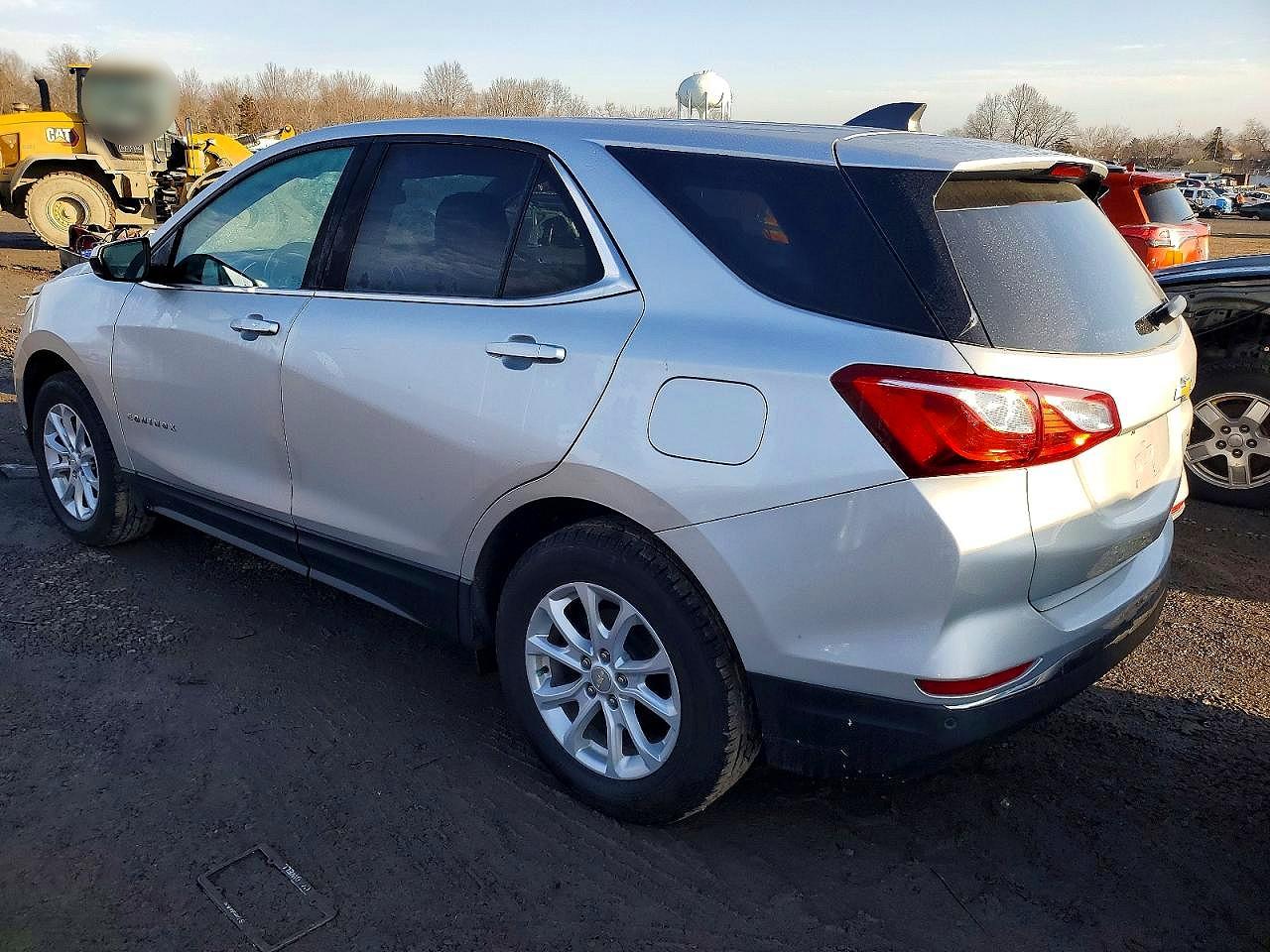 2020 CHEVROLET EQUINOX LT photo 2
